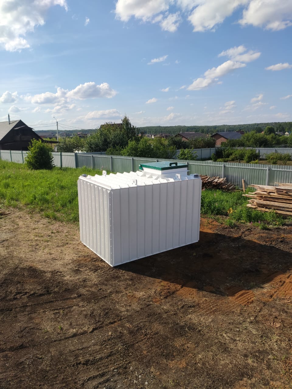 Результат монтажа пластикового погреба